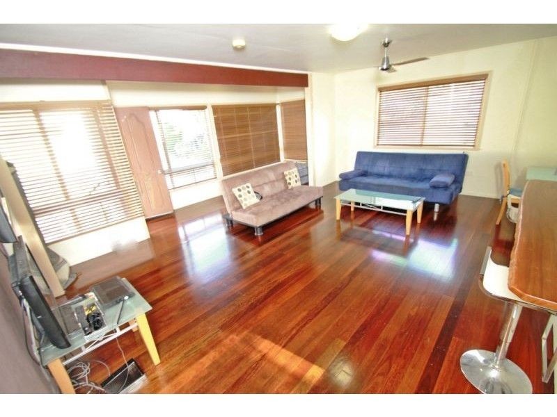 24 Agnes Street, South Gladstone QLD 4680