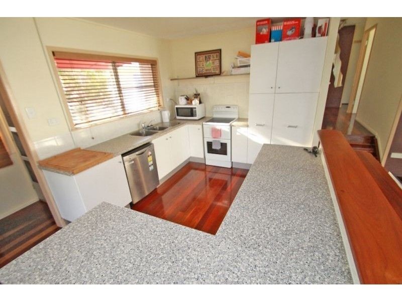 24 Agnes Street, South Gladstone QLD 4680