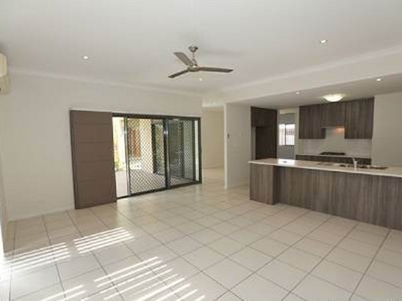 21 Larcom Rise, West Gladstone QLD 4680