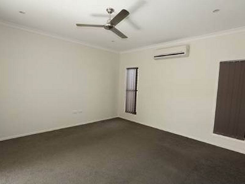 21 Larcom Rise, West Gladstone QLD 4680