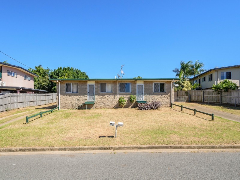 Unit 1-2/14 McDonald Street, Clinton QLD 4680