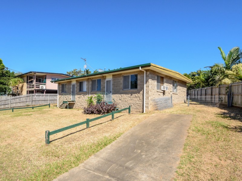 Unit 1-2/14 McDonald Street, Clinton QLD 4680