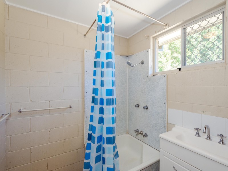 Unit 1-2/14 McDonald Street, Clinton QLD 4680