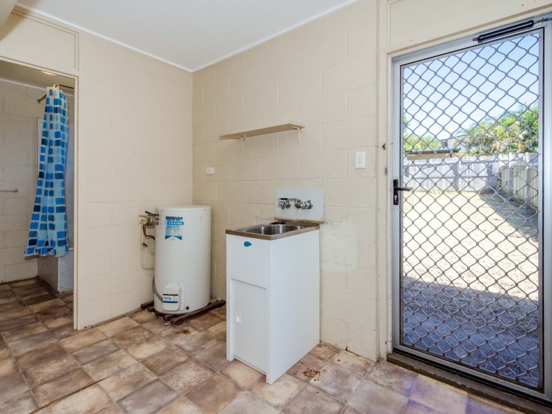 Unit 1-2/14 McDonald Street, Clinton QLD 4680
