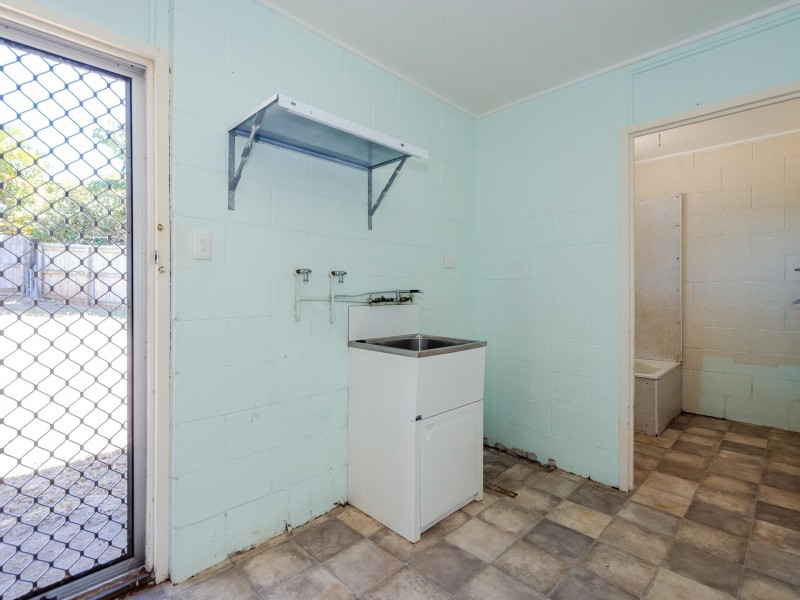 Unit 1-2/14 McDonald Street, Clinton QLD 4680