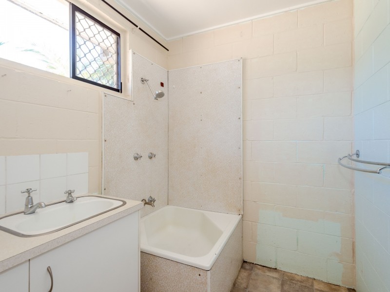 Unit 1-2/14 McDonald Street, Clinton QLD 4680