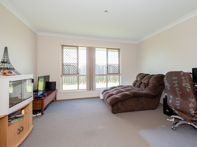 11 Bendee Street, Glen Eden QLD 4680