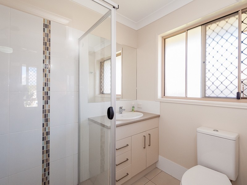 11 Bendee Street, Glen Eden QLD 4680