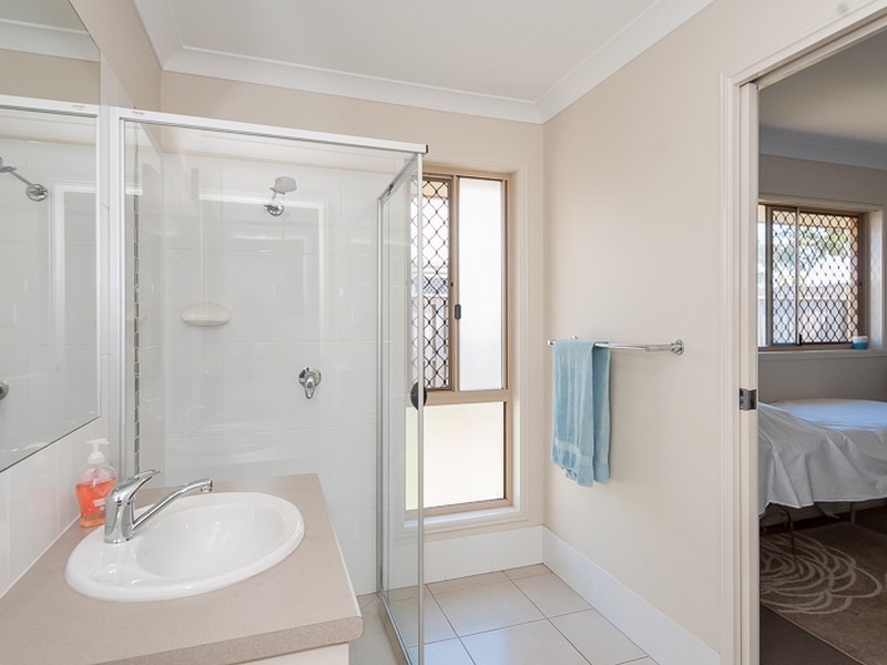 11 Bendee Street, Glen Eden QLD 4680