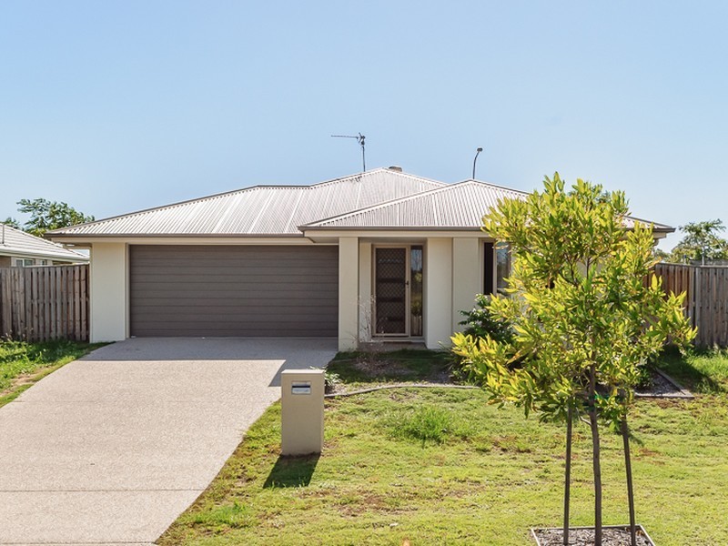 11 Bendee Street, Glen Eden QLD 4680
