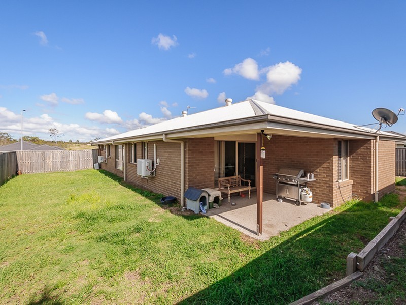 11 Bendee Street, Glen Eden QLD 4680