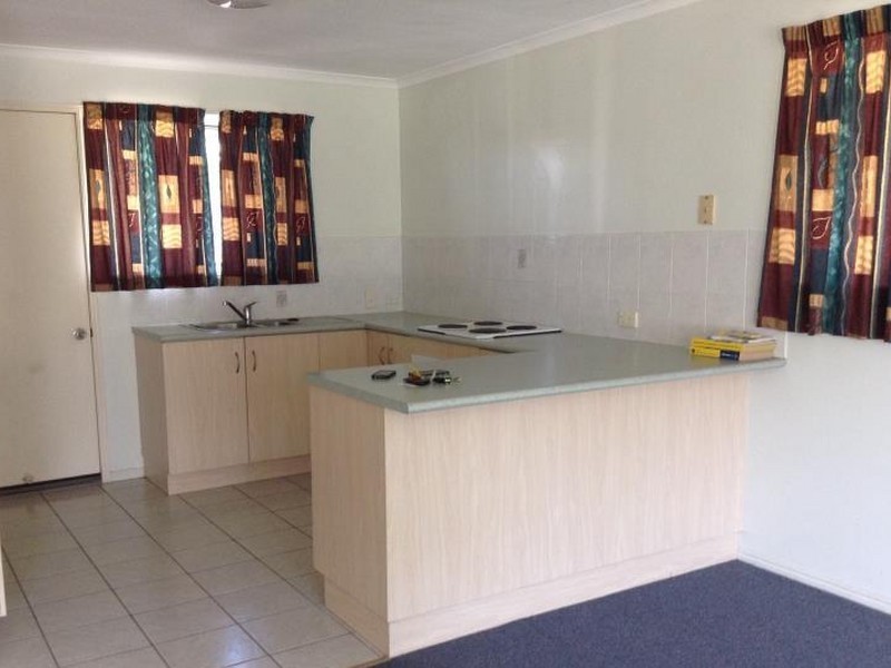 2/17 ANN STREET, South Gladstone QLD 4680