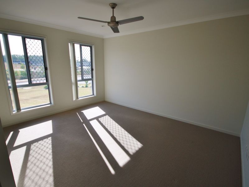 5 Amber Street, Kirkwood QLD 4680