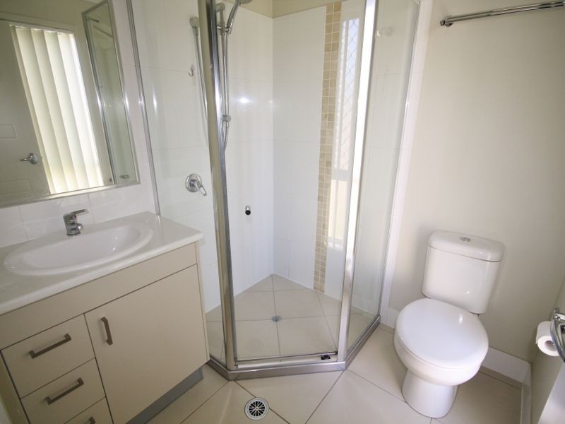 5 Amber Street, Kirkwood QLD 4680