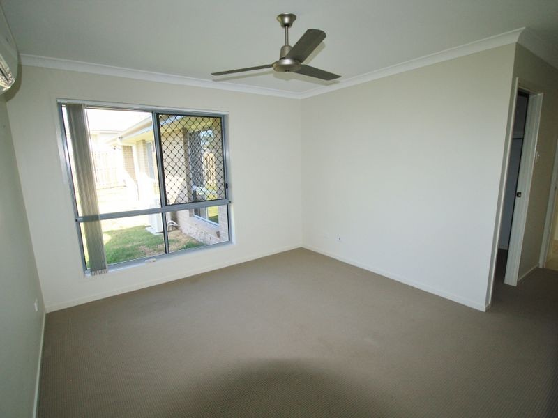 5 Amber Street, Kirkwood QLD 4680