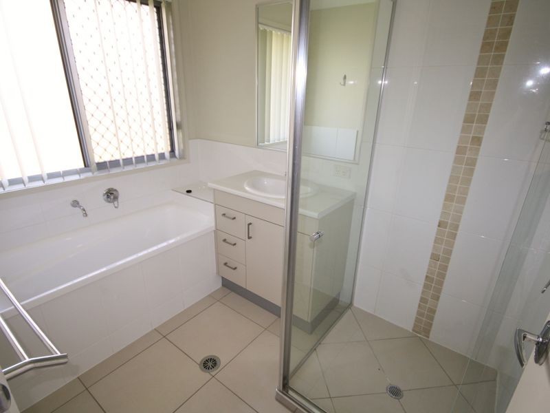 5 Amber Street, Kirkwood QLD 4680