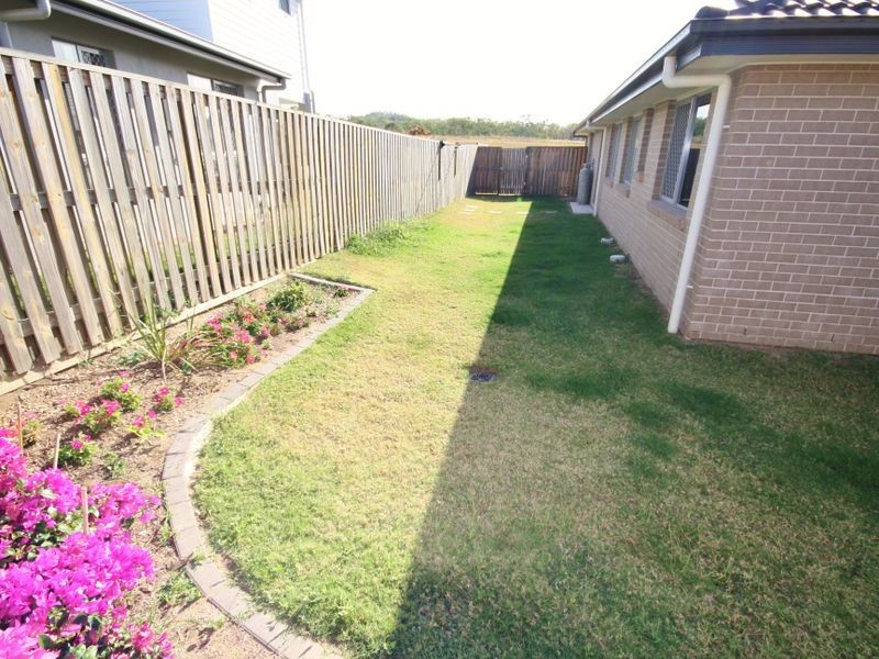 5 Amber Street, Kirkwood QLD 4680