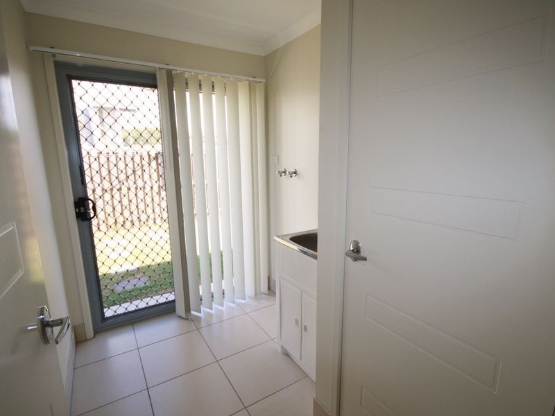 5 Amber Street, Kirkwood QLD 4680