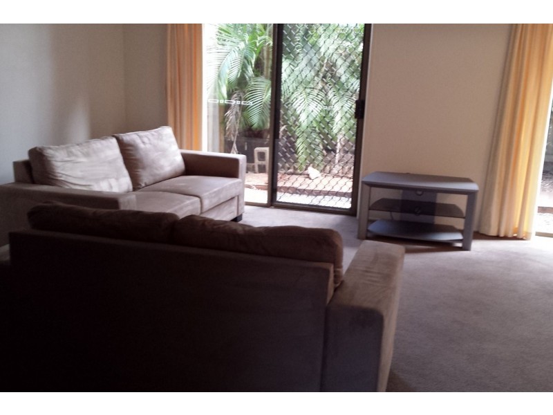 Unit 2/15 Roberts Street, South Gladstone QLD 4680
