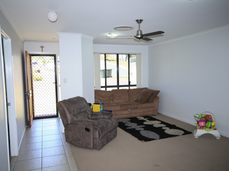 5 Hillview Place, New Auckland QLD 4680