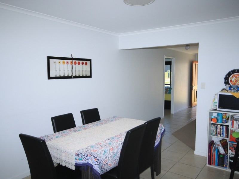 5 Hillview Place, New Auckland QLD 4680