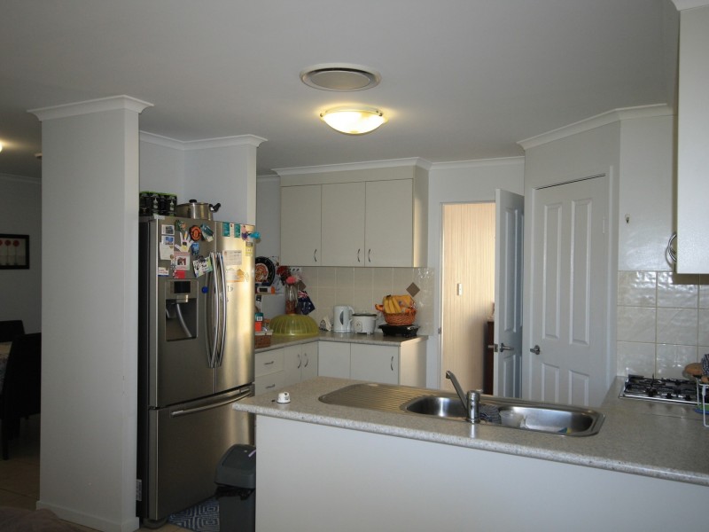 5 Hillview Place, New Auckland QLD 4680