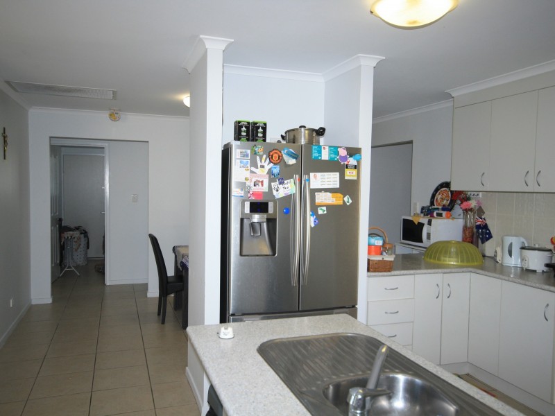 5 Hillview Place, New Auckland QLD 4680