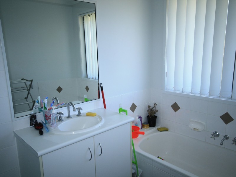 5 Hillview Place, New Auckland QLD 4680