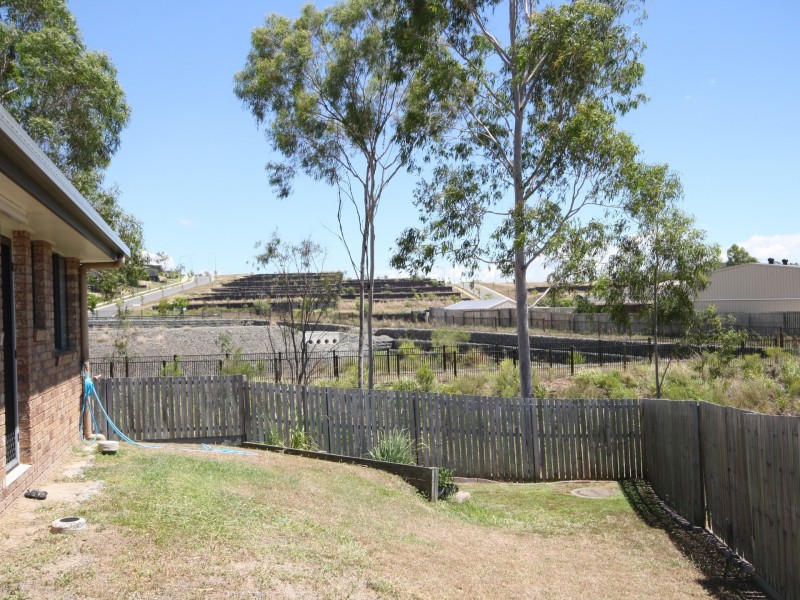 5 Hillview Place, New Auckland QLD 4680