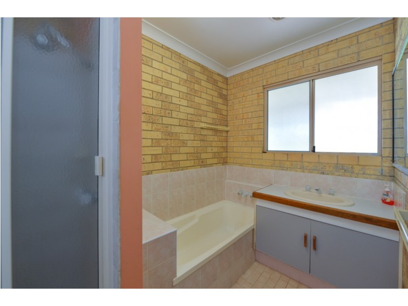12 Yellowpatch Avenue, Clinton QLD 4680