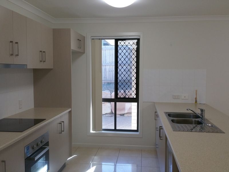 2/2 Wentworth Place, Glen Eden QLD 4680
