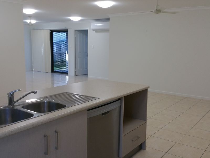 2/2 Wentworth Place, Glen Eden QLD 4680