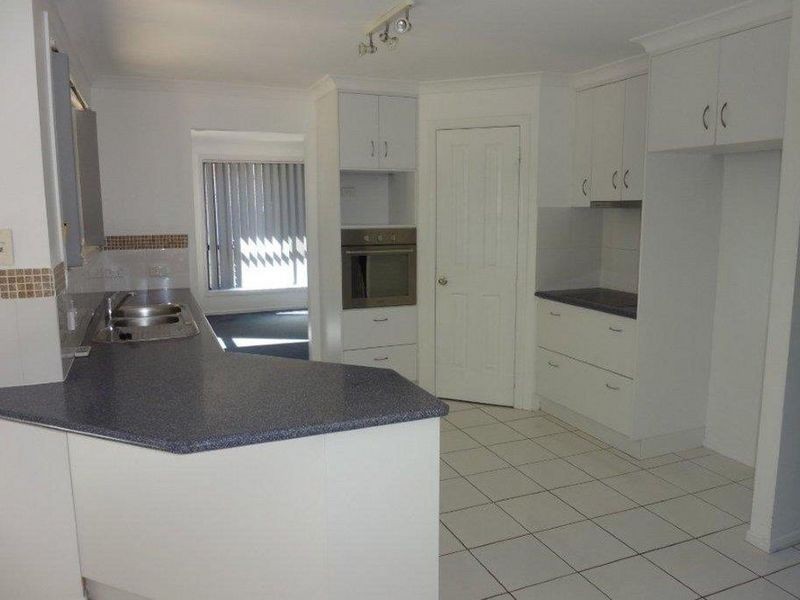 8 Reinaerhoff Crescent, Glen Eden QLD 4680