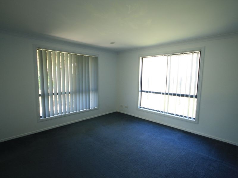 8 Reinaerhoff Crescent, Glen Eden QLD 4680