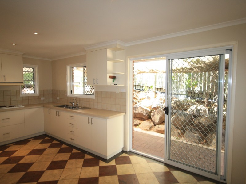 10 Kerry Court, New Auckland QLD 4680