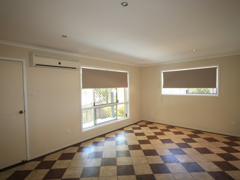 10 Kerry Court, New Auckland QLD 4680