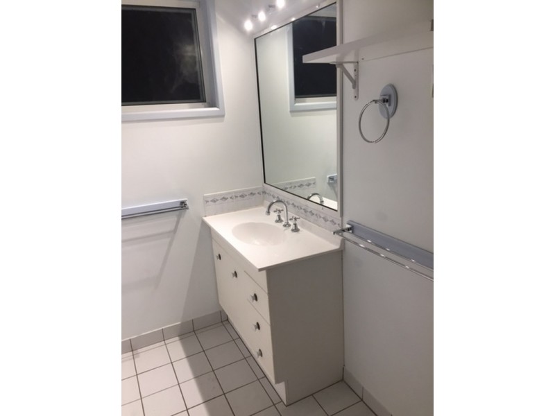 10 Kerry Court, New Auckland QLD 4680