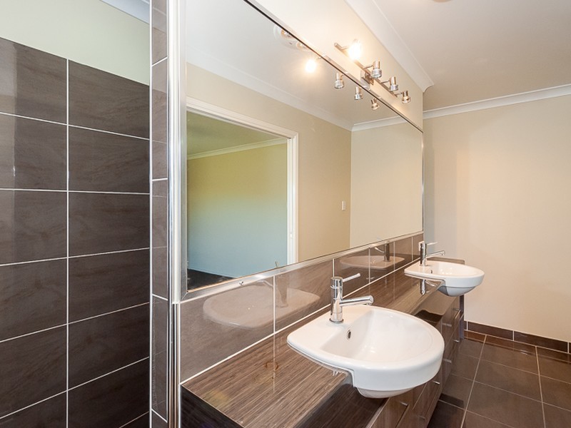 15 Koowin Drive, Kirkwood QLD 4680