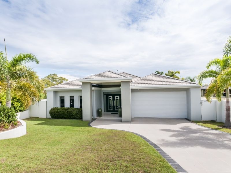 8 Sarah Court, New Auckland QLD 4680