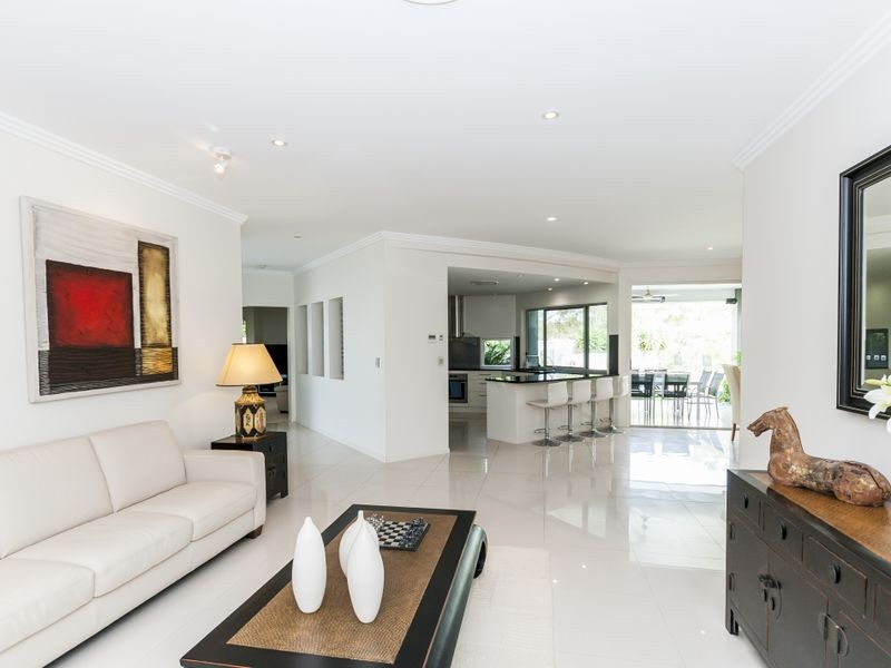 8 Sarah Court, New Auckland QLD 4680