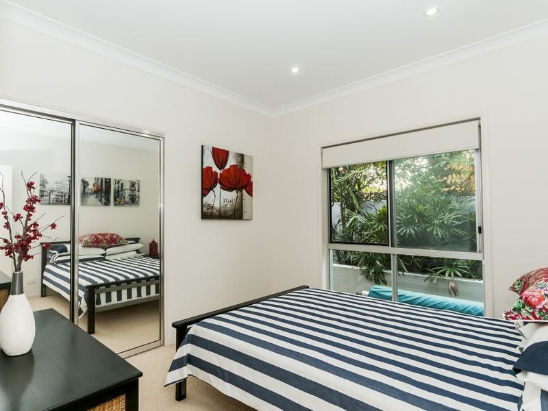 8 Sarah Court, New Auckland QLD 4680