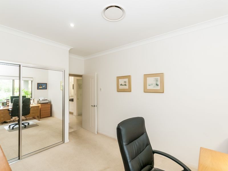 8 Sarah Court, New Auckland QLD 4680