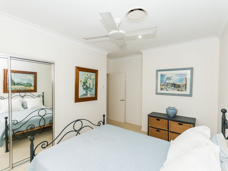 8 Sarah Court, New Auckland QLD 4680