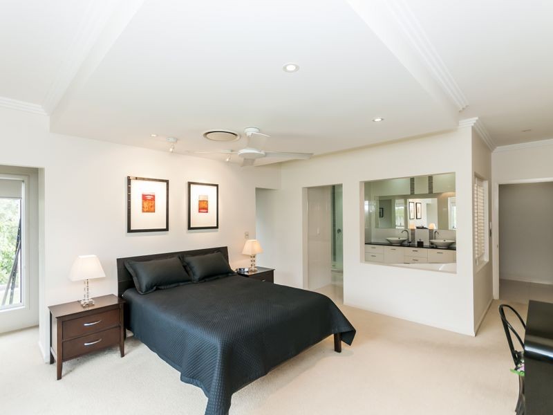 8 Sarah Court, New Auckland QLD 4680