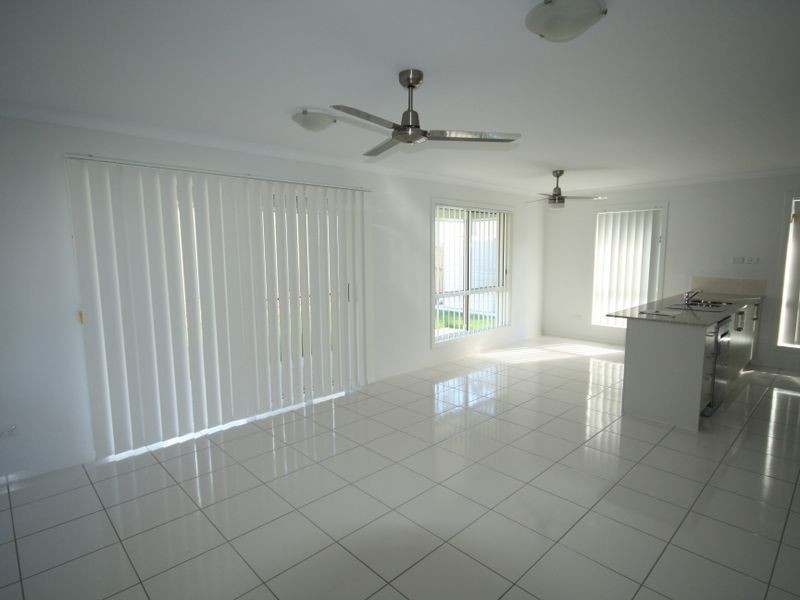 12 Bufflehead Road, Kirkwood QLD 4680