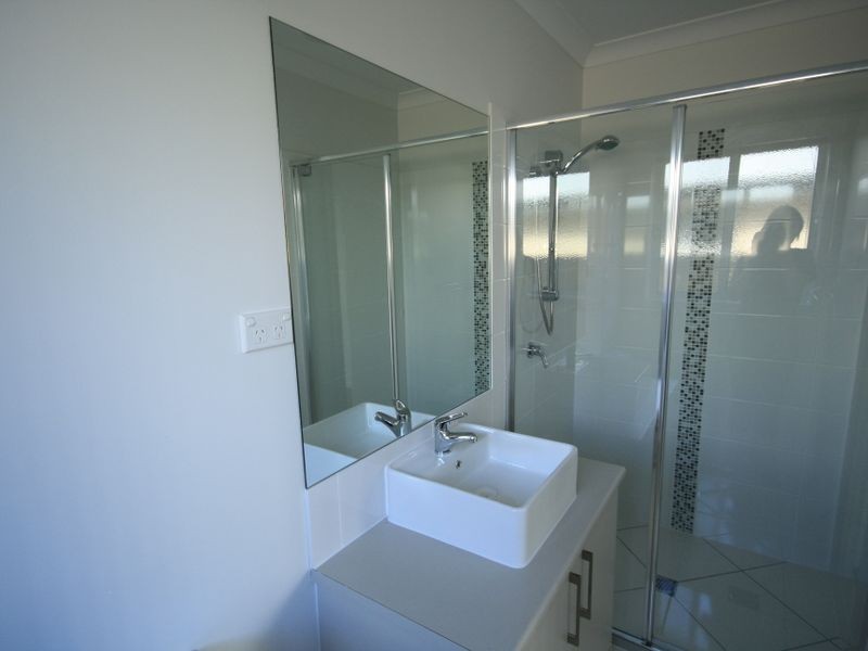 12 Bufflehead Road, Kirkwood QLD 4680