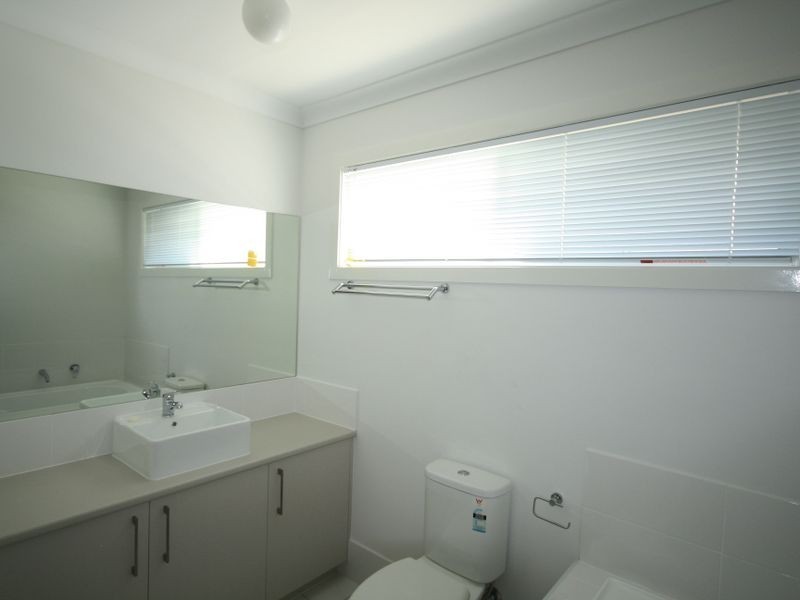 12 Bufflehead Road, Kirkwood QLD 4680