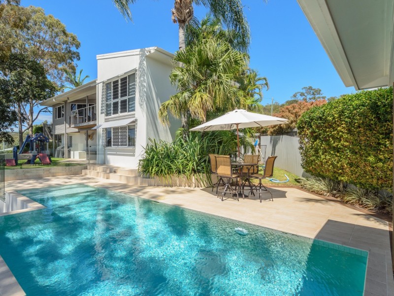 11 Piper Street, West Gladstone QLD 4680