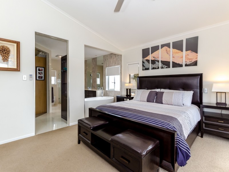 11 Piper Street, West Gladstone QLD 4680