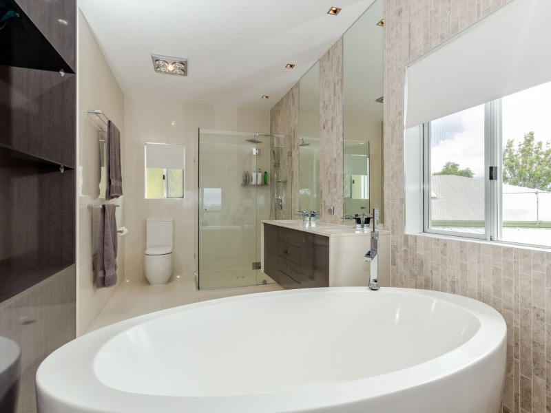 11 Piper Street, West Gladstone QLD 4680